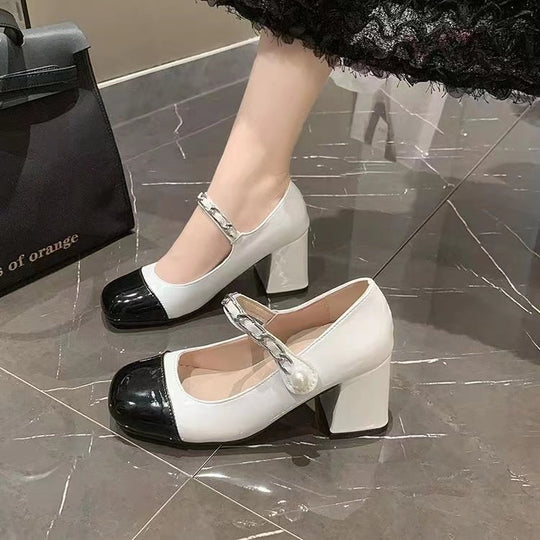 Damen Schicke Ballerinas mit dekorativem Riemen und komfortablem Blockabsatz EB