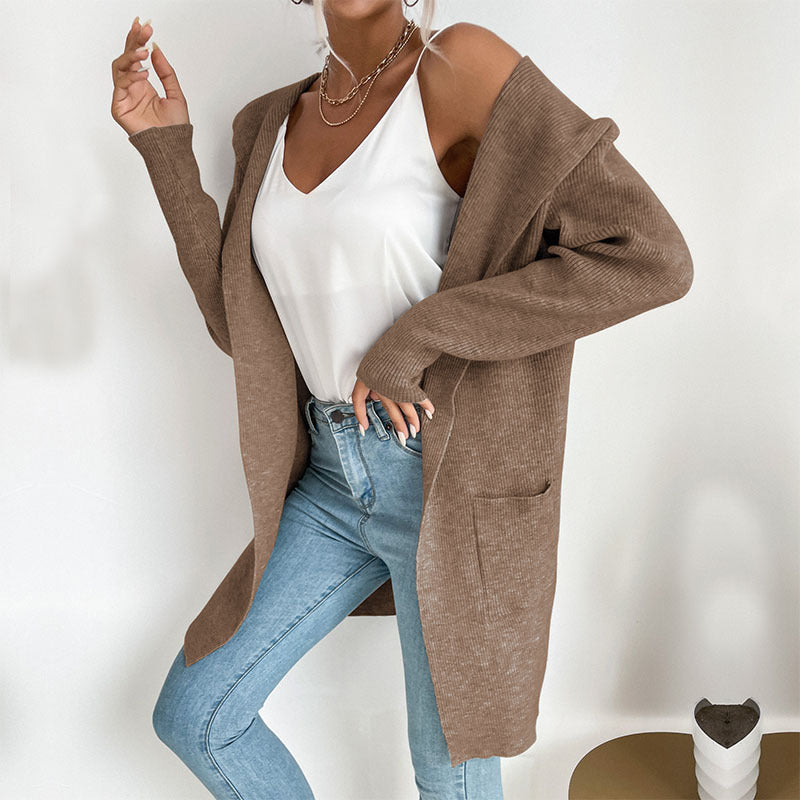 Damen Strickjacke mit tiefem V-Ausschnitt und praktischen Taschen EB