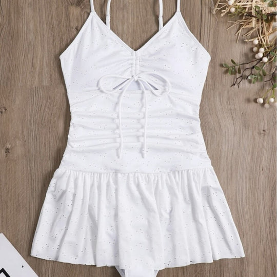 Damen Strandkleid mit verspieltem Schnitt und dekorativem Ausschnitt EB