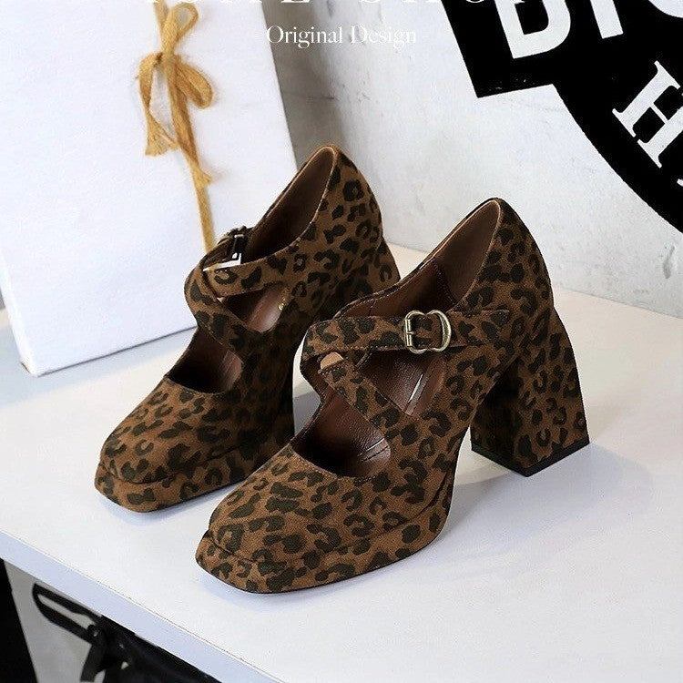 Damen Plateau-Pumps mit eleganter Schnallenapplikation EB