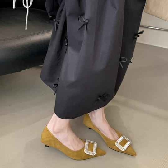Damen elegante spitze Ballerinas mit funkelndem Schmuckdetail EB