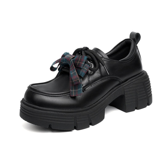 Damen Plateau-Schnürschuhe mit modischem Kettendetail und robustem Blockabsatz EB