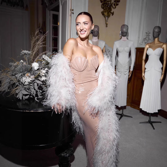 Damen figurbetontes Abendkleid mit herzförmigem Ausschnitt und eleganten Details EB