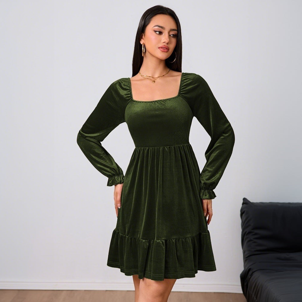 Damen Samtkleid mit quadratischem Ausschnitt, gerafften Puffärmeln und stufigem Tellerrock Eichborn Berlin