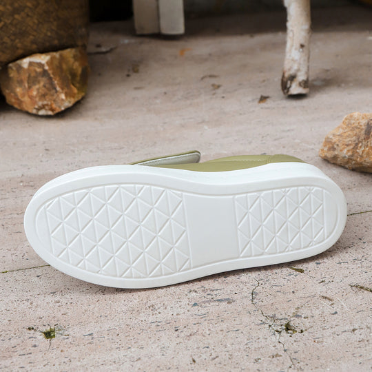 Damen modische Slip-On Sneakers mit auffälligem Verschluss EB