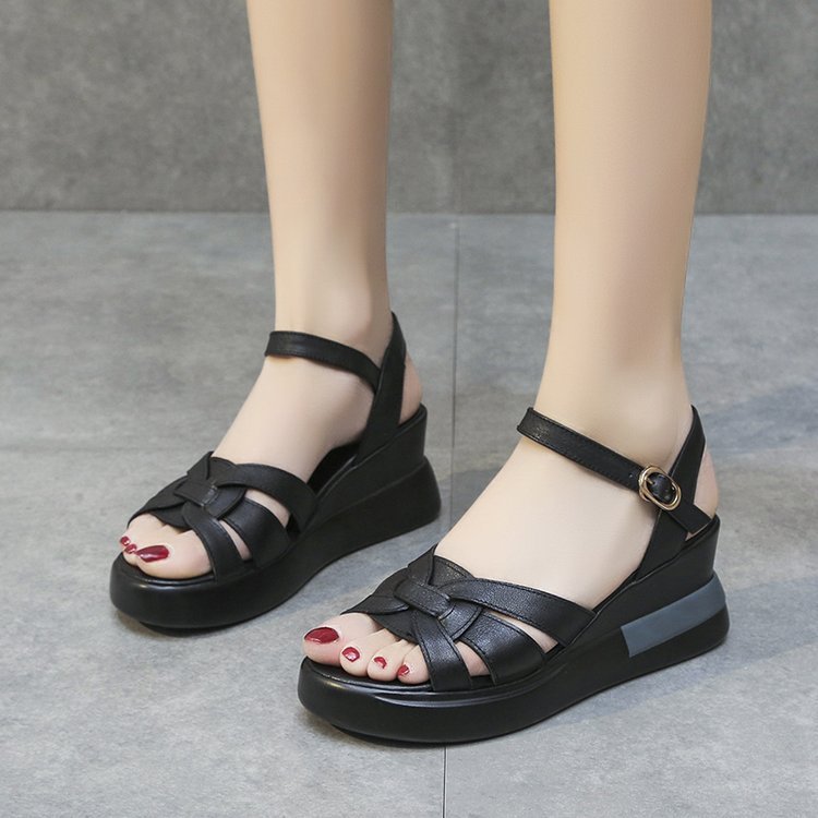 Damen Wedge-Sandalen mit modischem Flecht-Design und komfortablem Fußbett EB