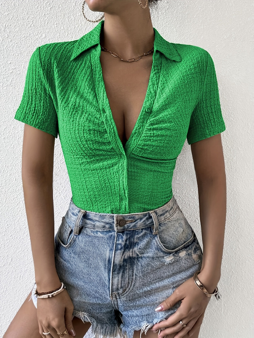 Damen Kurzarm Bluse mit strukturiertem Material und V-Ausschnitt EB