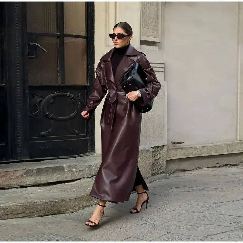 Damen Eleganter Kunstleder-Trenchcoat mit tailliertem Gürtel EB