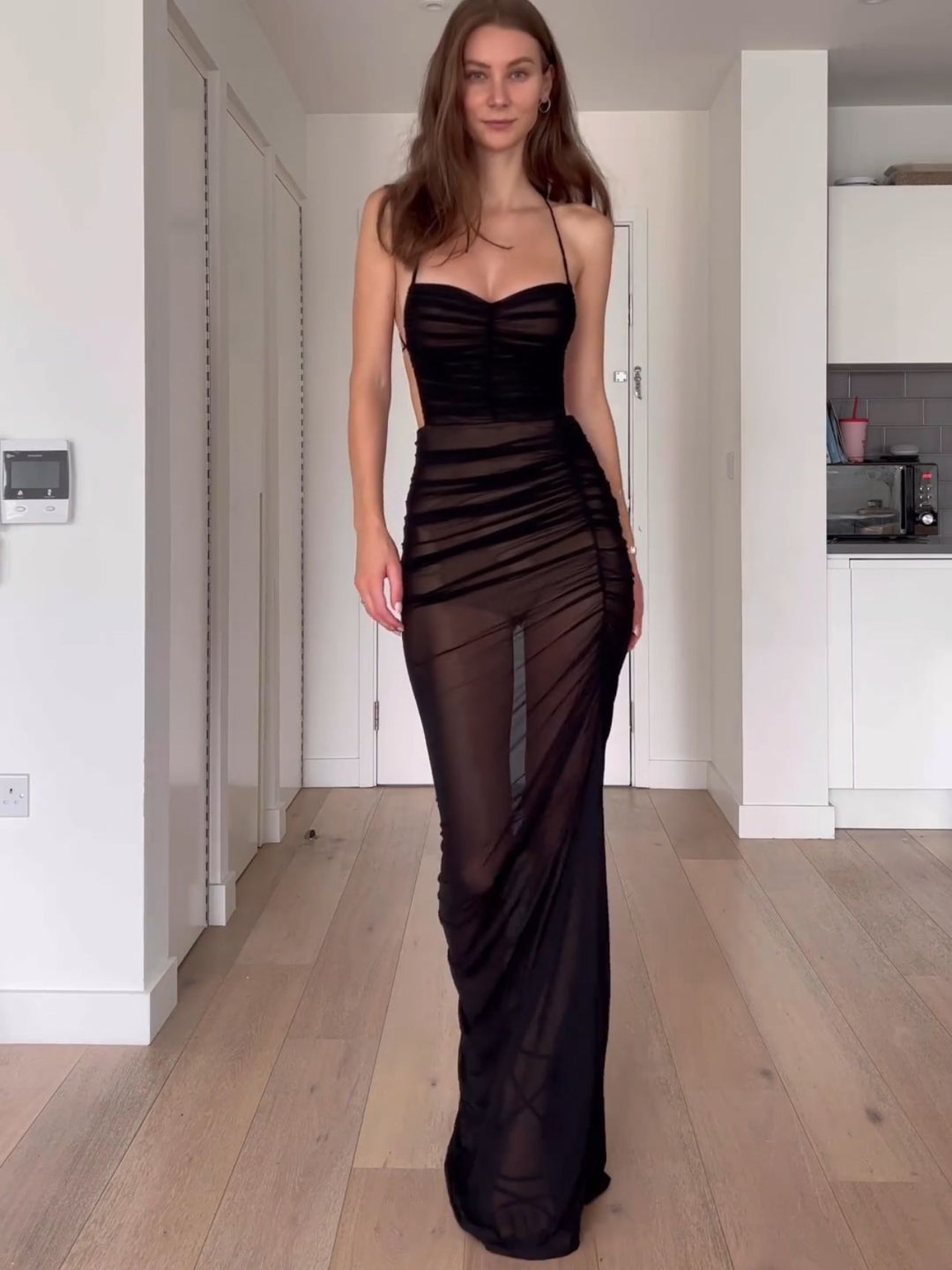 Damen Elegantes Wickelkleid mit tiefer Rückenansicht und fein schwingendem Rock EB