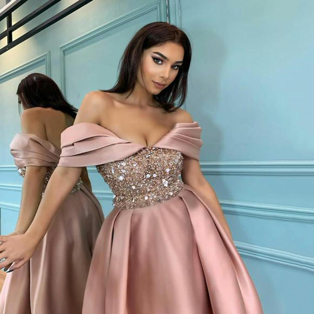 Damen Glamouröses Abendkleid mit schimmerndem Oberteil und Flügelärmeln EB