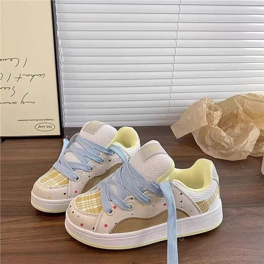 Damen Sportliche Sneakers mit verspieltem Karomuster und höchstem Tragekomfort EB