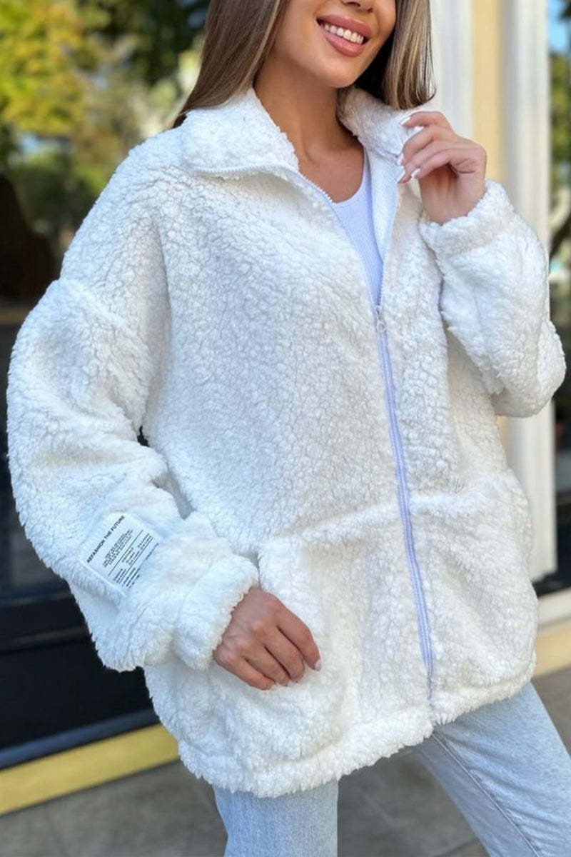 Damen Kuschelige Fleecejacke mit hohem Kragen und praktischen Taschen EB