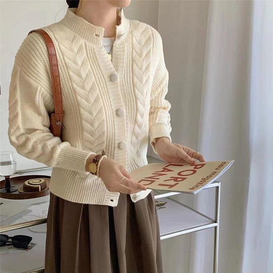 Damen gemütlicher Strickcardigan mit geflochtenem Muster und großen Knöpfen EB