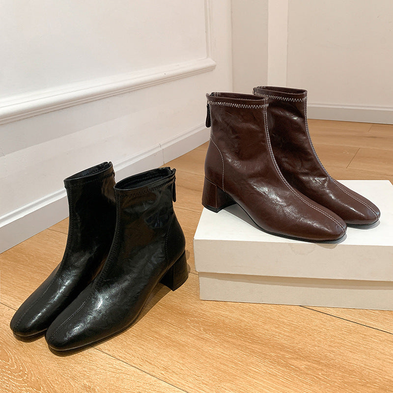Damen Ankle Boots aus hochwertigem Leder mit modernem Design und bequemen Blockabsatz EB