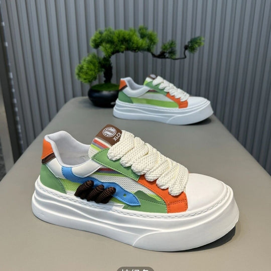 Damen Modische Plattform Sneakers mit einzigartigen grafischen Mustern und bequemer Sohle EB