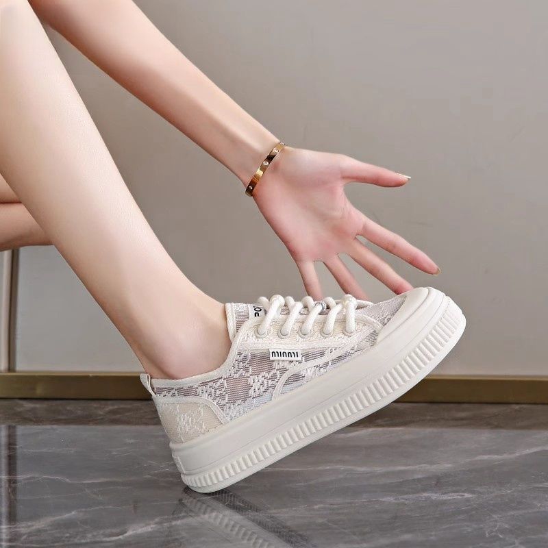 Damen Sportliche Sneaker mit modischen Netzelementen EB