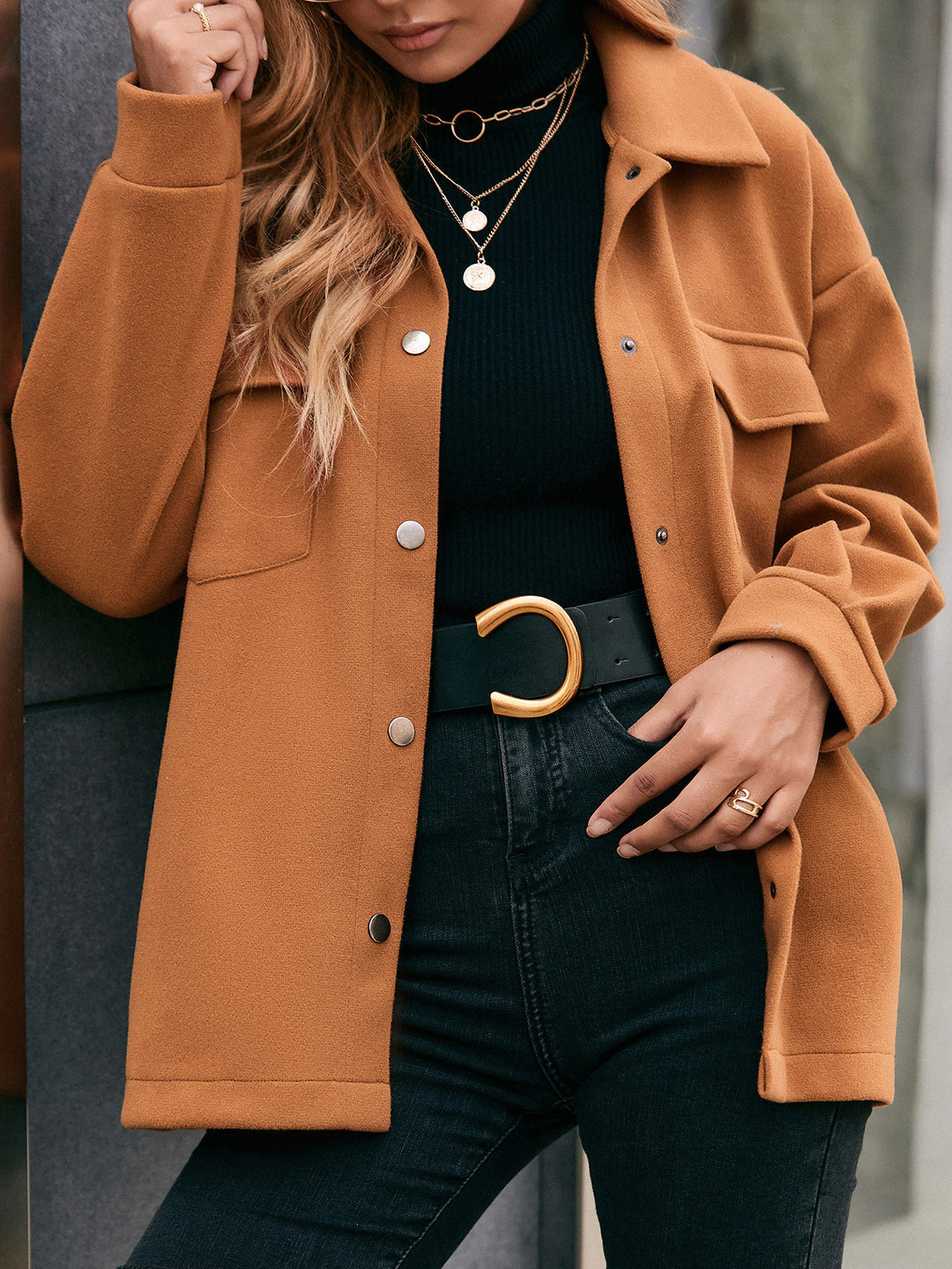 Damen Oversized Shirtjacke aus weichem Material mit praktischen Taschen EB