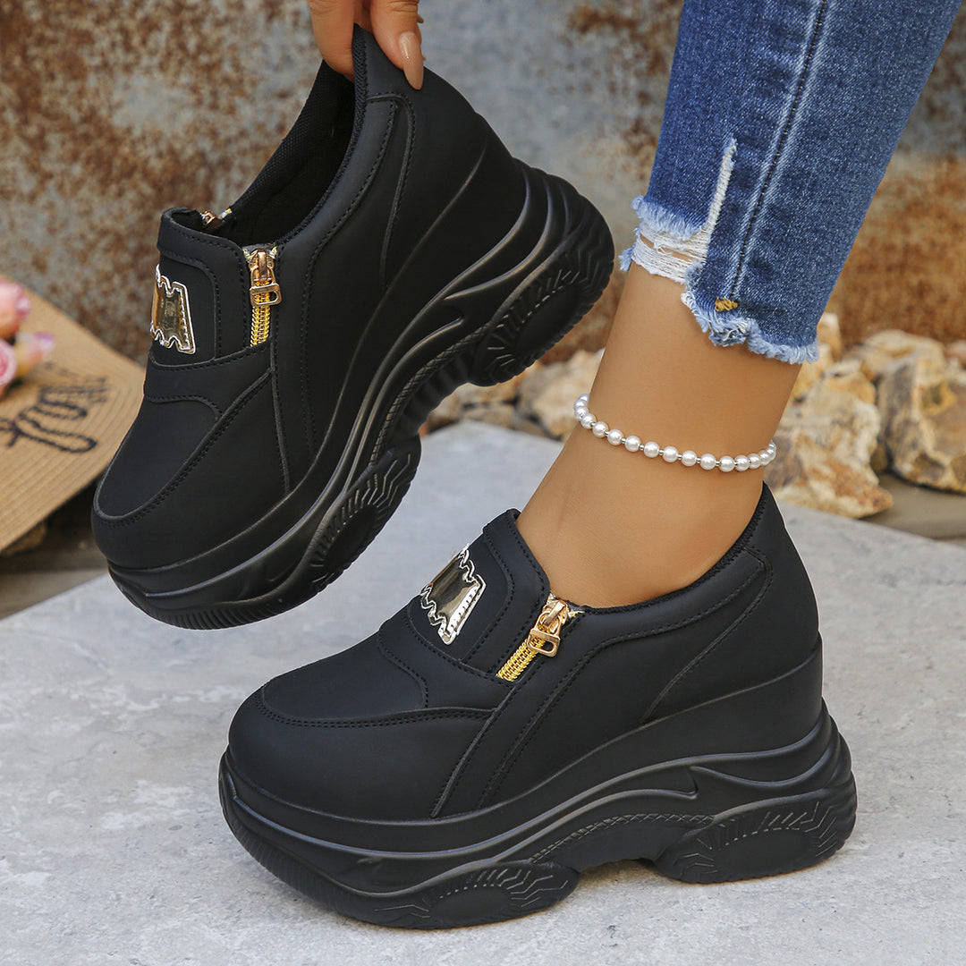 Damen Sportliche Plateau-Sneaker mit glänzendem Reißverschluss und verstärkter Sohle EB