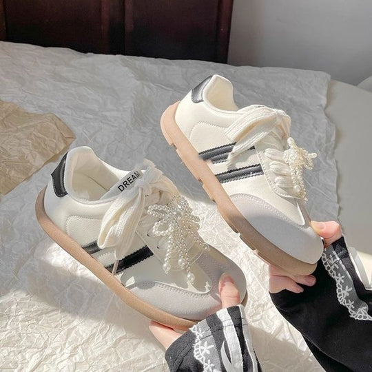 Damen Komfortable Sneaker mit eleganten Perlenapplikationen und atmungsaktiver Oberkante EB