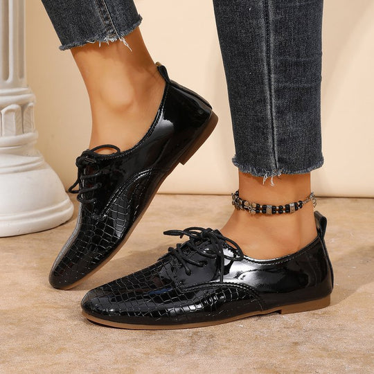 Damen Schnürschuhe im schimmernden Lackdesign mit Rautenprägung EB