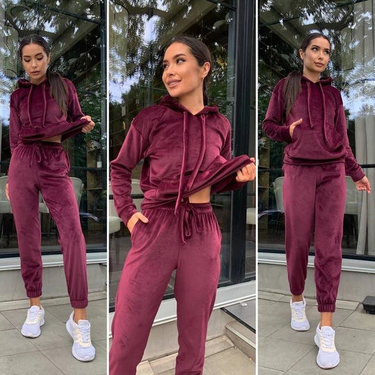 Damen Samt-Loungewear-Set mit kurz geschnittener Kapuzenjacke und Kordelzug-Jogginghose EB