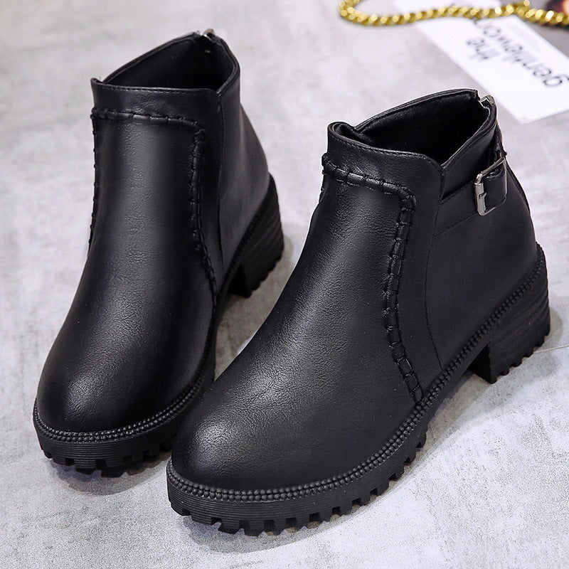 Damen nan klassische knöchelhohe Ankle-Boots aus synthetischem Leder mit robuster Profilsohle und Ziergurt EB