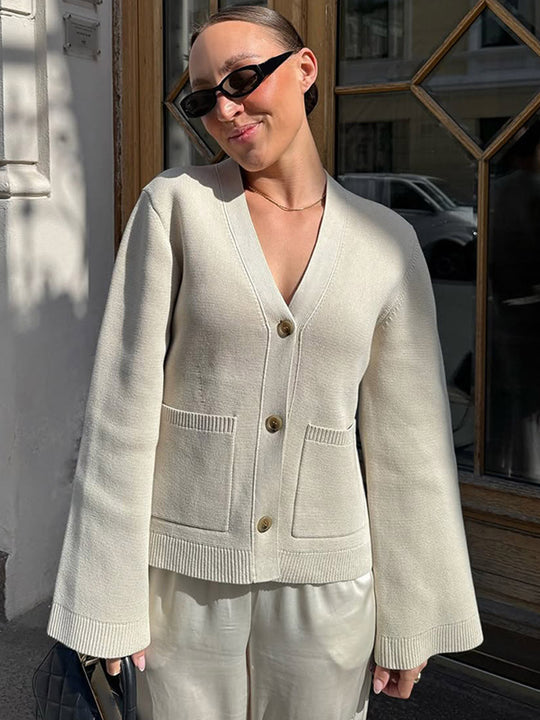 Damen lässige Strickjacke mit weitgeschnittenen Ärmeln und Knopfdetail EB