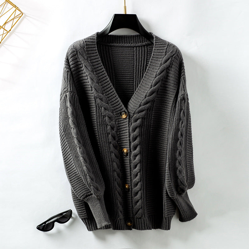 Damen Strickjacke mit Zopfdesign und goldenen Knopfdetails EB