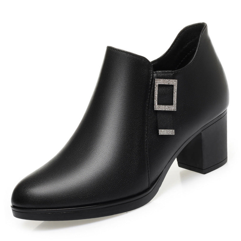 Damen Elegante Stiefeletten mit modischem Schmuckdetail EB