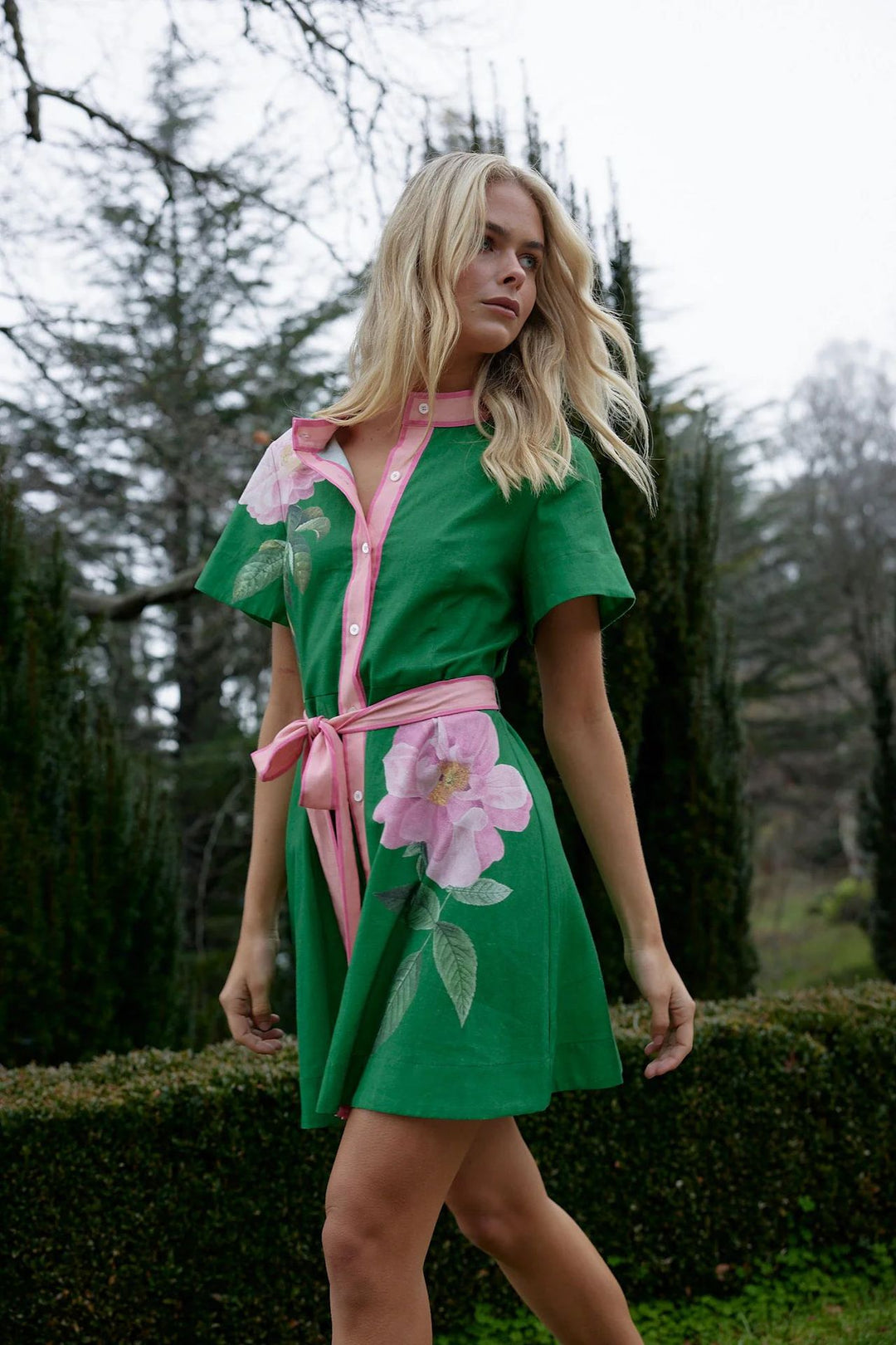 Damen Freizeitkleid mit floralem Muster und bequemen Taillengürtel EB