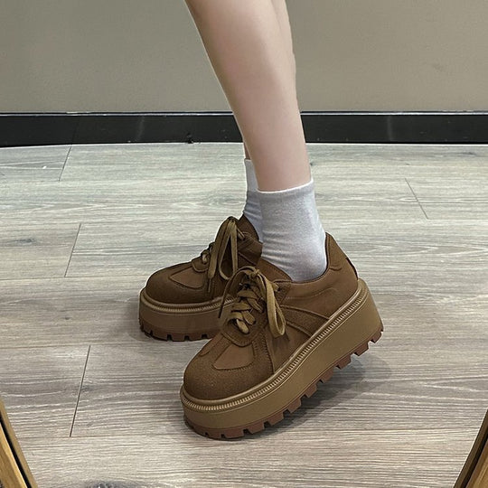 Damen modische Platform Sneakers mit robustem Sohlenprofil und klassischem Design EB