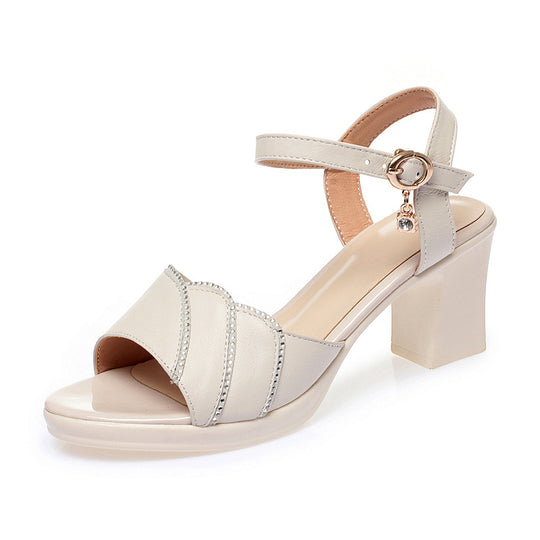 Damen Absatzsandalen mit verstellbarem Riemen und eleganter Verzierungen EB