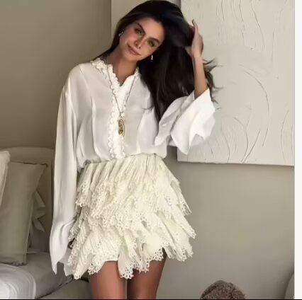 Damen Bluse mit aufregendem Rüschendetail und elegantem Schnitt EB