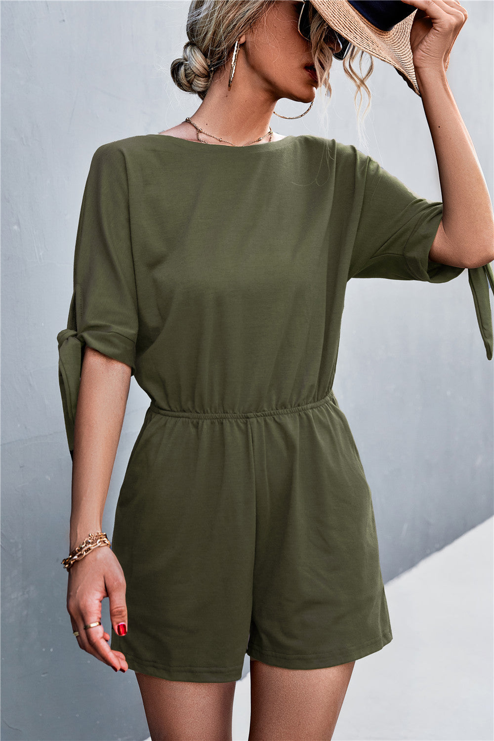 Damen Jumpsuit mit luftiger Passform und modischen Ärmelbändern EB