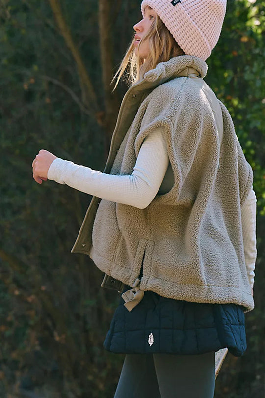 Damen Kapuzenjacke aus kuscheligen Fleece mit regulierbarem Saum EB