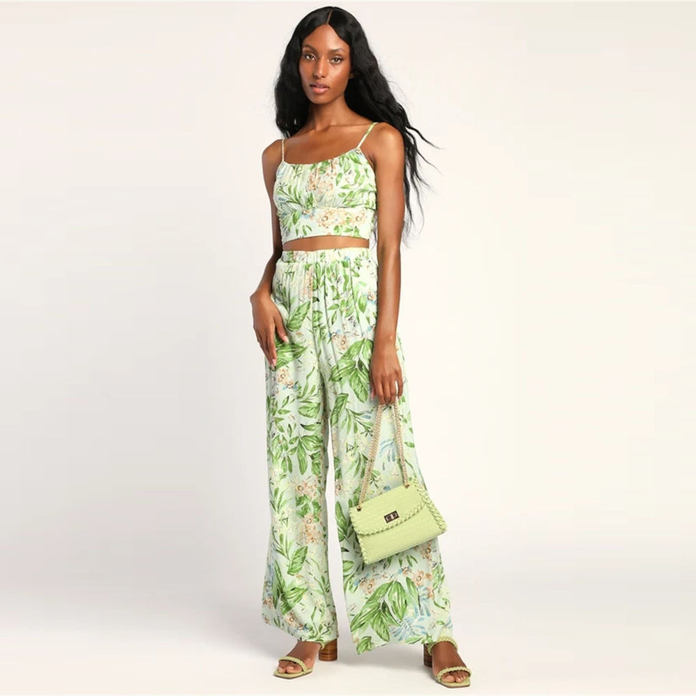 Damen luftiges Sommeroutfit mit floralem Print EB