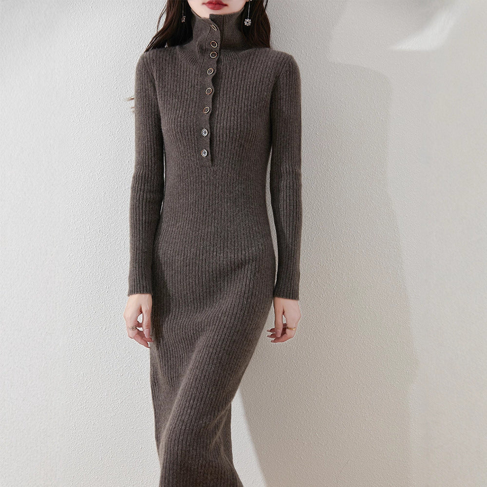 Damen Strickkleid mit Stehkragen und dekorativen Knöpfen EB