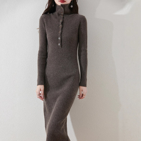 Damen Strickkleid mit Stehkragen und dekorativen Knöpfen EB