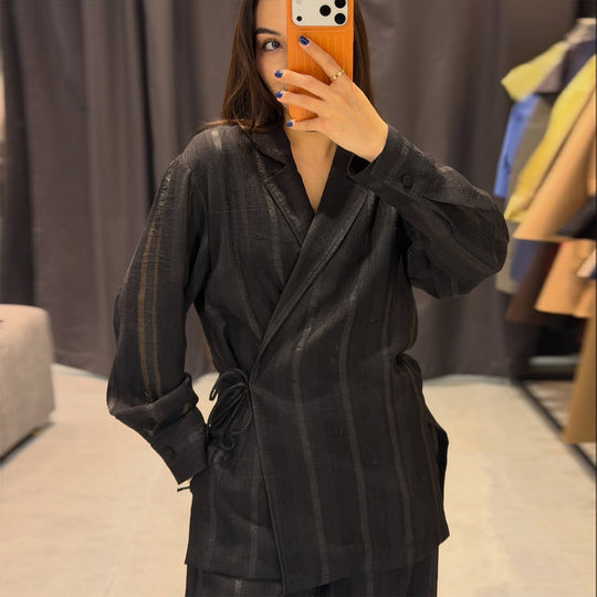 Damen Set aus stilvollem Overzised-Blazer und weit geschnittenen Hosen EB