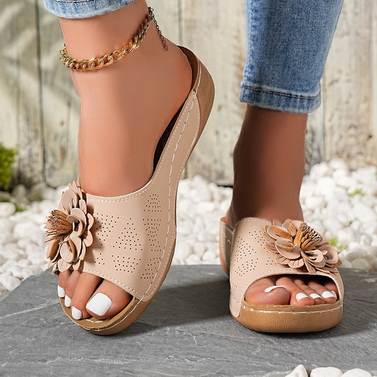Damen Komfortable und stilvolle Badesandalen mit floralem Design EB