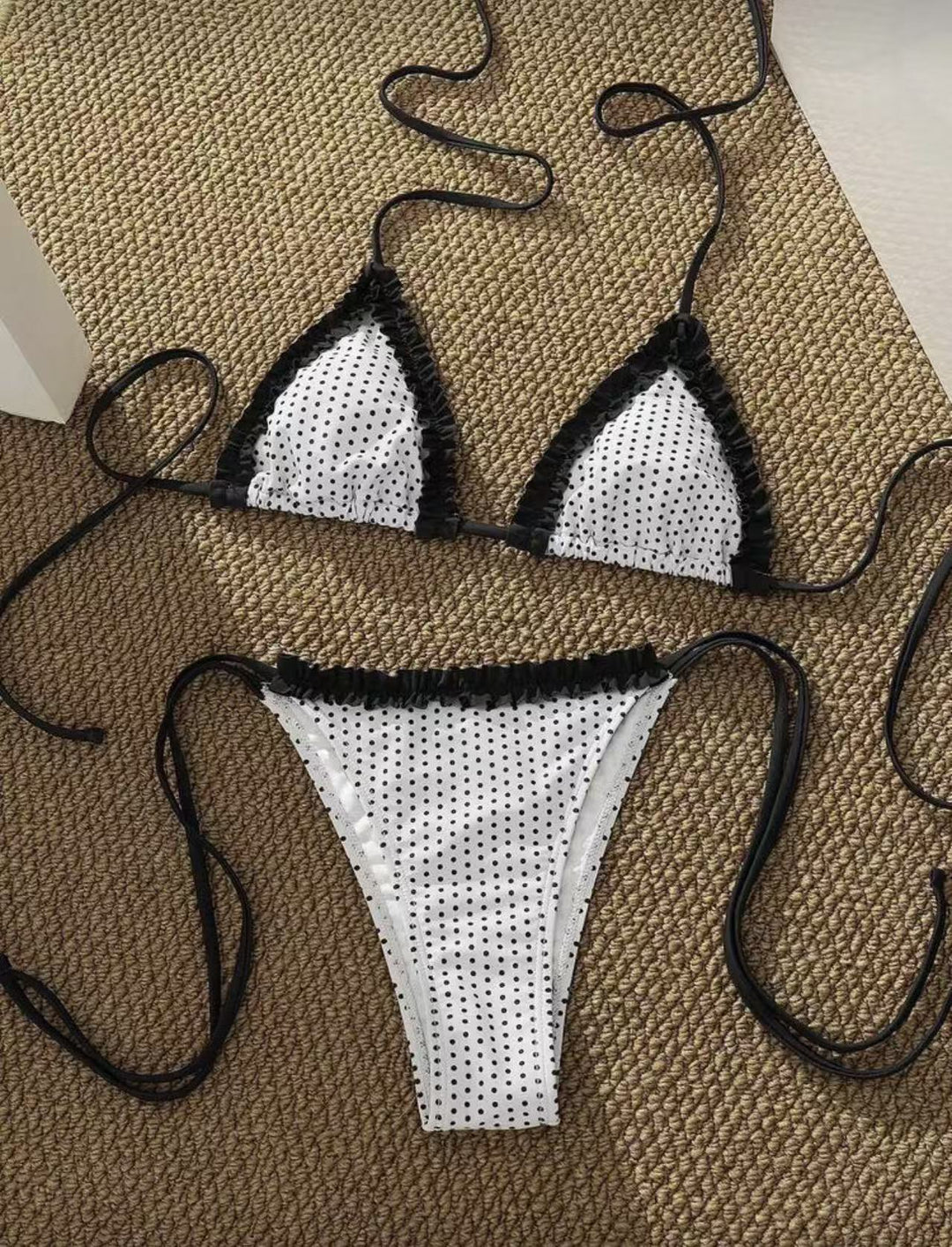Damen Bikini-Set mit verspieltem Karomuster und charmanten Rüschendetails EB