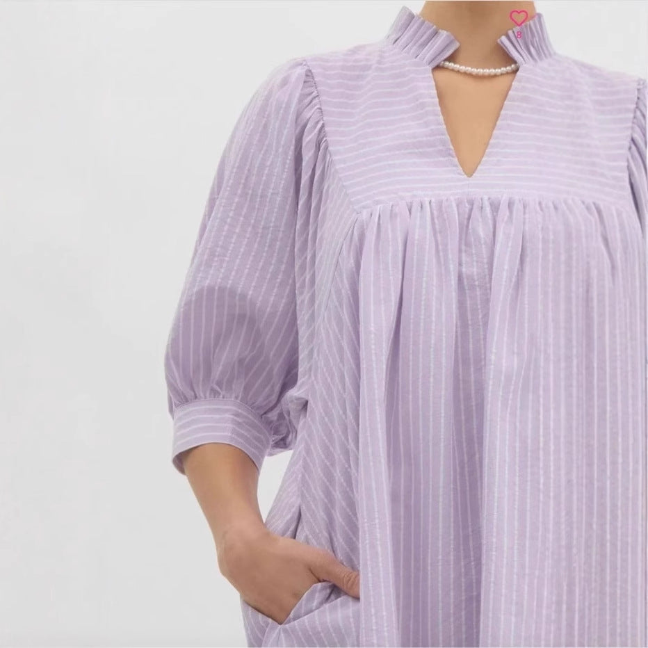 Damen Kurzarm Kleid mit modernem Stehkragen und Volant-Detail EB