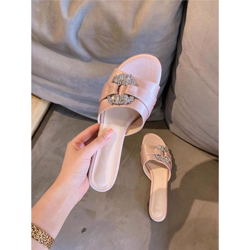 Damen Elegante Mules mit funkelndem Schmuckdetail EB