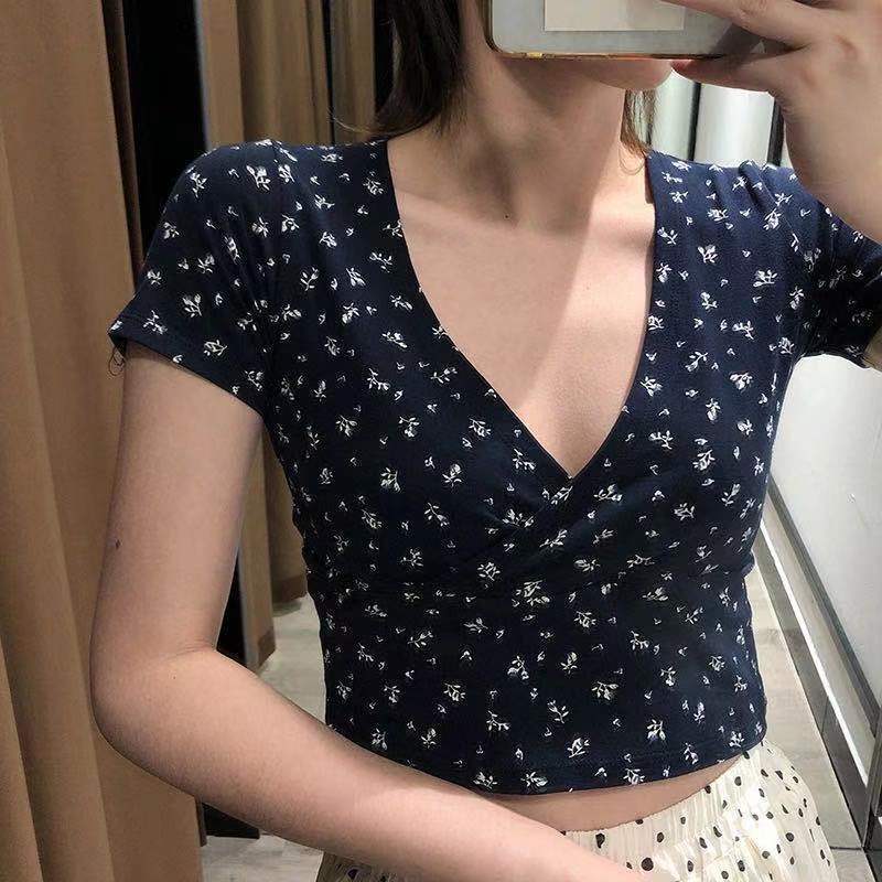 Damen Crop-Top mit floralem Muster und elegantem V-Ausschnitt EB