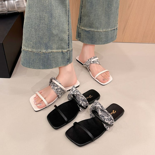 Damen modische Riemensandalen mit elegantem Knöchelriemen und gestalteter Schnürung EB