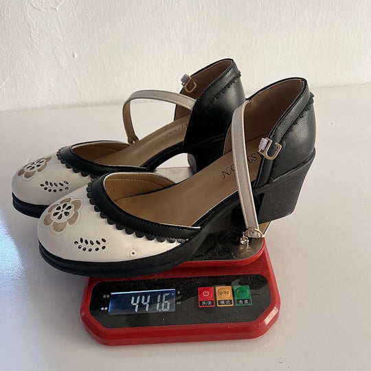 Damen Mary-Jane Pumps mit mittelhohem Blockabsatz, perforiertem Obermaterial und gepolstertem Komfortfußbett EB