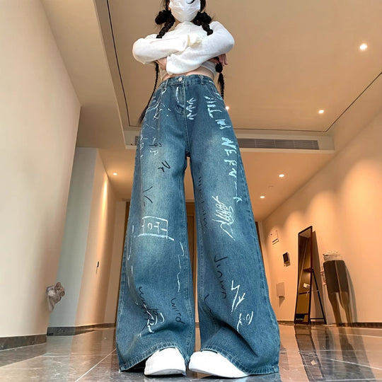Damen Weite Jeanshose mit kreativem Graffiti-Design EB