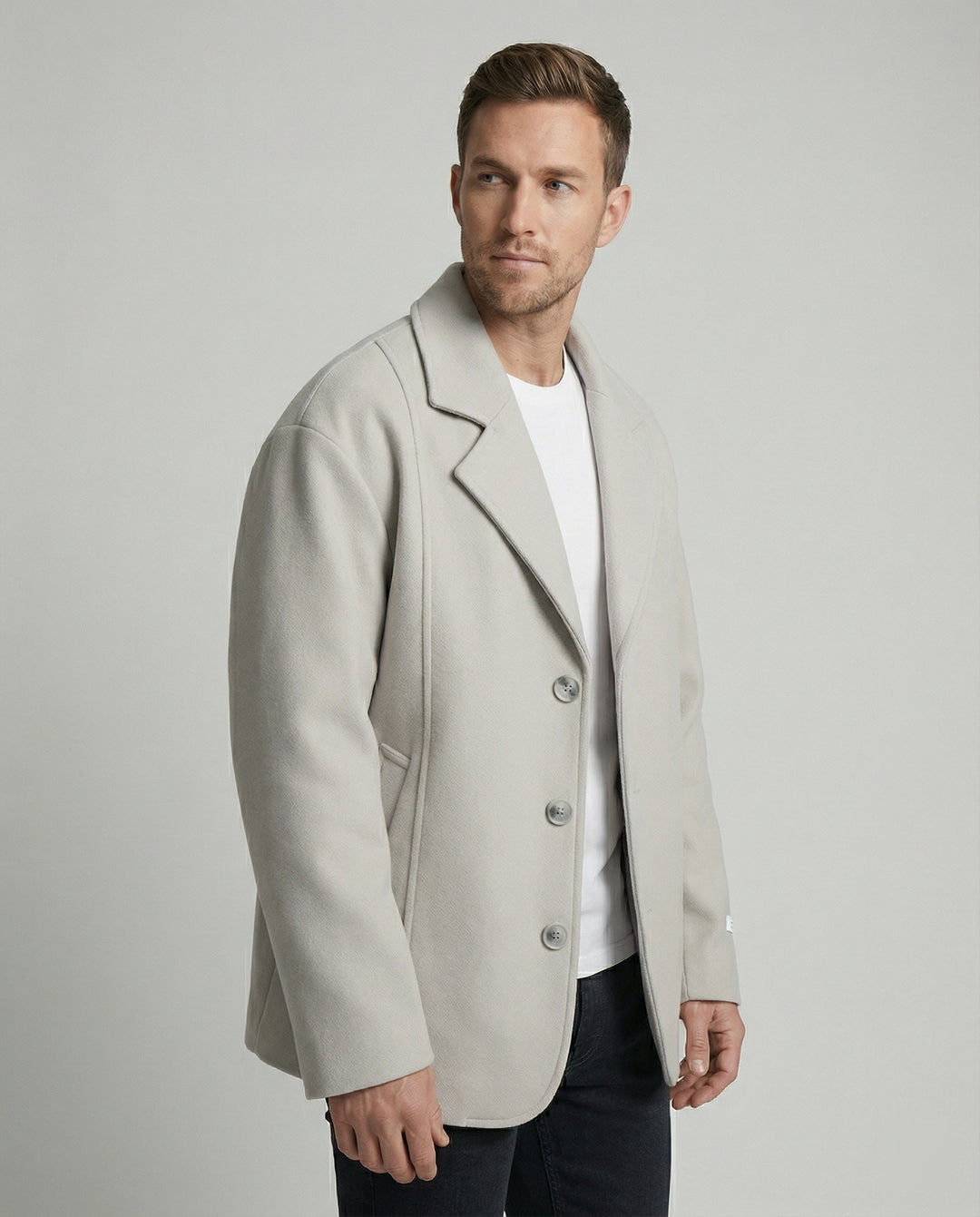 Herren kurzer Wollmix-Sakko mit kastiger Silhouette, tiefem Revers und verdeckten Eingrifftaschen EB
