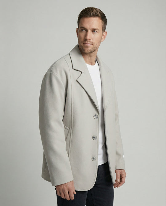 Herren kurzer Wollmix-Sakko mit kastiger Silhouette, tiefem Revers und verdeckten Eingrifftaschen EB