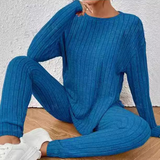 Damen gemütliches Strickensemble mit feiner Rippenstruktur und lässigem Schnitt EB